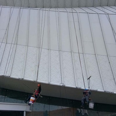 專業高效，守護城市“顏面”——長春大樓幕墻清洗施工服務全解析